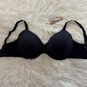 Skims Fits Everybody T-shirt Bra Onyx Size 36H